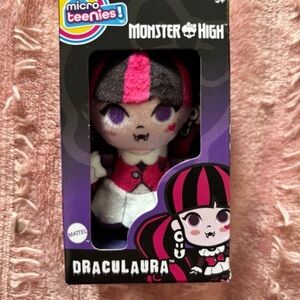 NIB Monster High Micro Teenies Draculaura